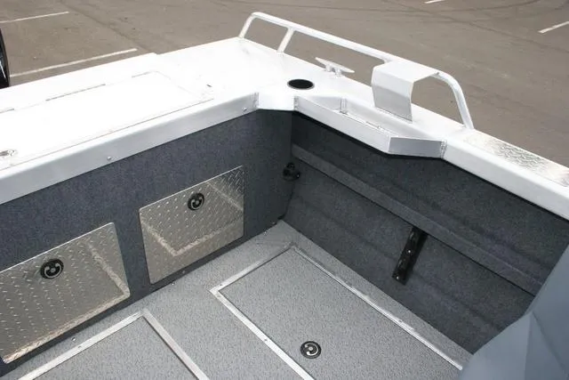 Slide: The Image of Thunder Jet 185 Luxor 2025 - 11