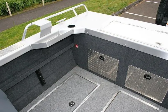 Slide: The Image of Thunder Jet 185 Luxor 2025 - 12