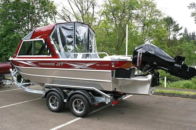 Slide: The Image of Thunder Jet 185 Luxor 2025 - 3