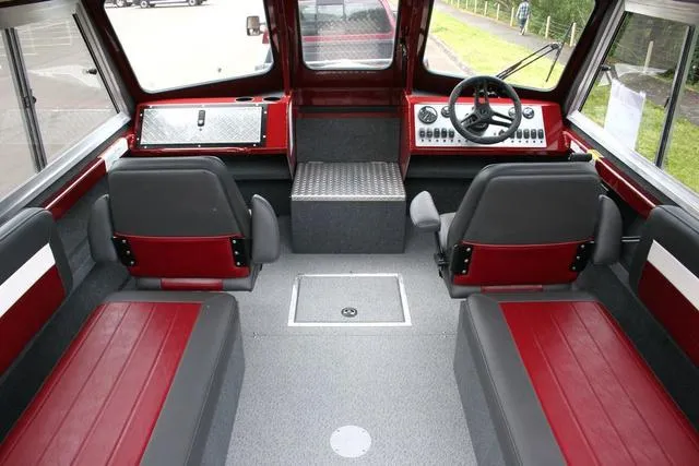 Slide: The Image of Thunder Jet 185 Luxor 2025 - 5