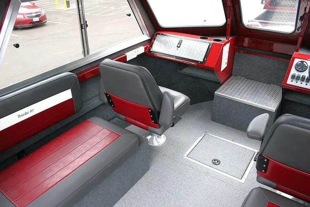 Slide: The Image of Thunder Jet 185 Luxor 2025 - 7