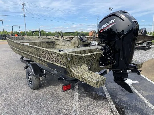 Slide: The Image of Lowe RX2070 ROUGHNECK W/ MERCURY 90 2025 - 3