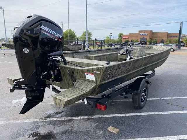 Slide: The Image of Lowe RX2070 ROUGHNECK W/ MERCURY 90 2025 - 5