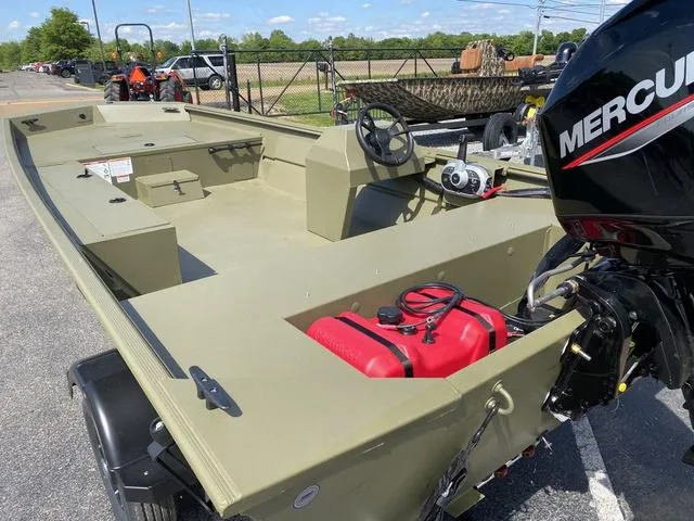 Slide: The Image of Lowe RX1860 ROUGHNECK W/ MERCURY 60 2025 - 6