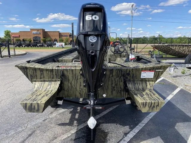 Slide: The Image of Lowe RX1860 ROUGHNECK W/ MERCURY 60 2025 - 4