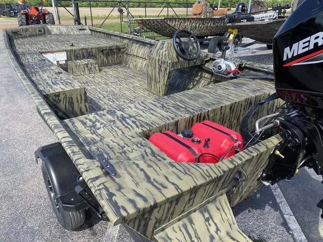 Slide: The Image of Lowe RX1860 ROUGHNECK W/ MERCURY 60 2025 - 6