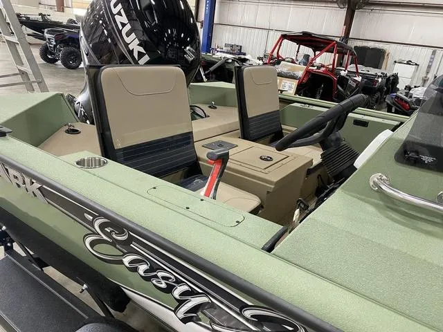 Slide: The Image of SeaArk EASY 200 W/ SUZUKI 200 2025 - 14