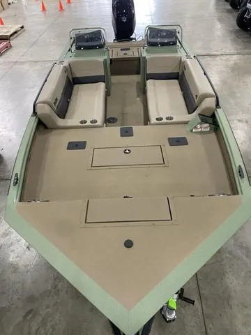 Slide: The Image of SeaArk EASY 200 W/ SUZUKI 200 2025 - 15