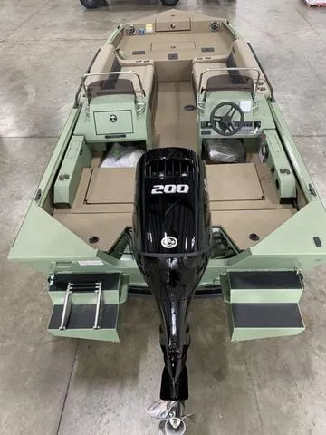 Slide: The Image of SeaArk EASY 200 W/ SUZUKI 200 2025 - 16