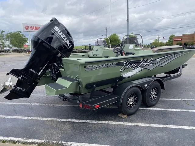 Slide: The Image of SeaArk EASY 200 W/ SUZUKI 200 2025 - 5