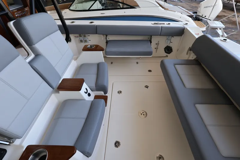 Slide: The Image of Boston Whaler 360 Outrage 2026 - 16