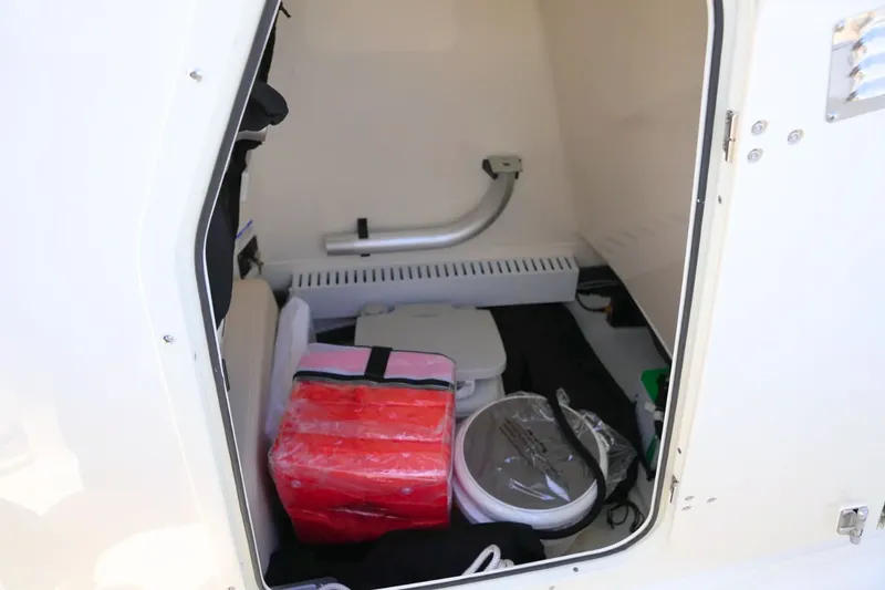 Slide: The Image of Boston Whaler 230 Outrage 2026 - 17