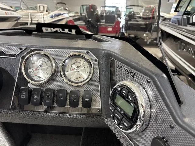 Slide: The Image of Lund 1650 Rebel XL SS 2024 - 8