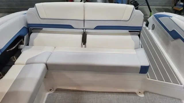 Slide: The Image of Formula 310 Bowrider 2024 - 20