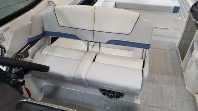 Slide: The Image of Formula 310 Bowrider 2024 - 27