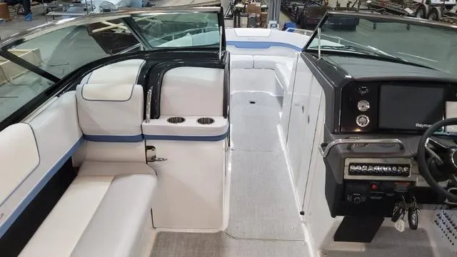 Slide: The Image of Formula 310 Bowrider 2024 - 29