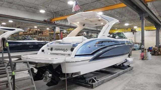 Slide: The Image of Formula 310 Bowrider 2024 - 3