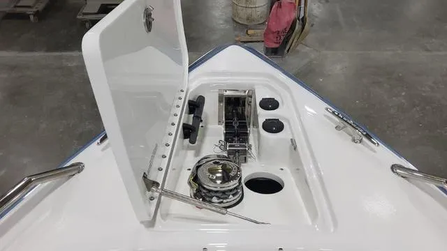 Slide: The Image of Formula 310 Bowrider 2024 - 33