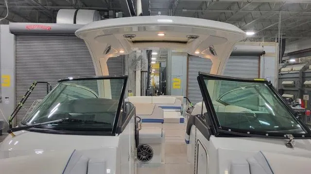 Slide: The Image of Formula 310 Bowrider 2024 - 34