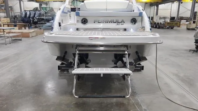 Slide: The Image of Formula 310 Bowrider 2024 - 5