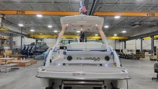 Slide: The Image of Formula 310 Bowrider 2024 - 6