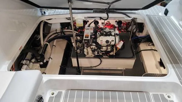 Slide: The Image of Formula 350 Crossover Bowrider 2024 - 13