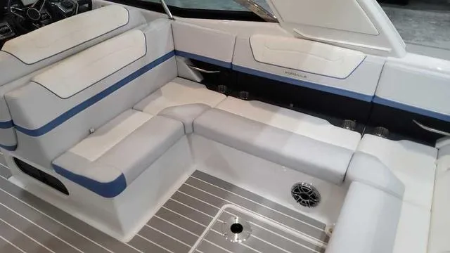 Slide: The Image of Formula 350 Crossover Bowrider 2024 - 17