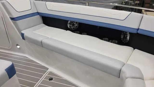 Slide: The Image of Formula 350 Crossover Bowrider 2024 - 29