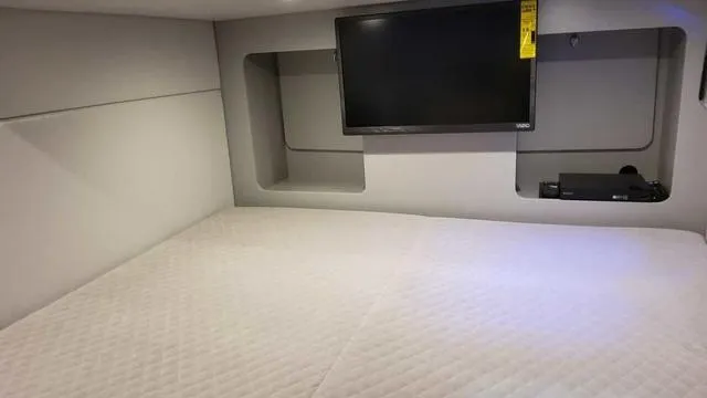 Slide: The Image of Formula 350 Crossover Bowrider 2024 - 37