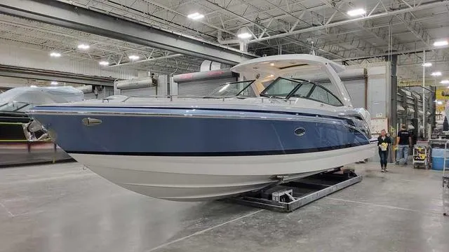 Slide: The Image of Formula 350 Crossover Bowrider 2024 - 6