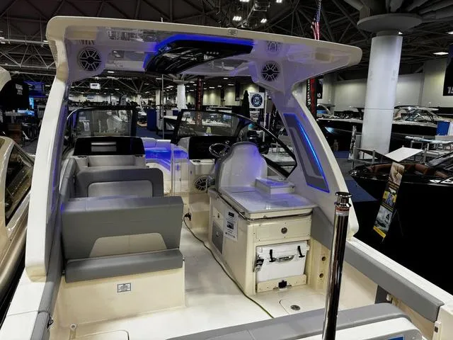 Slide: The Image of Scout 277 Dorado 2024 - 3