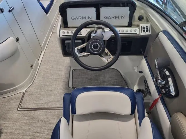 Slide: The Image of Crownline Boats 260 XSS 2024 - 6