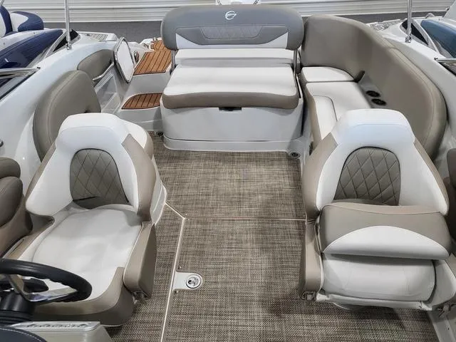Slide: The Image of Crownline Boats 250 XSS 2024 - 3