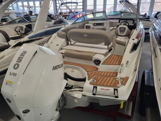 Slide: The Image of Crownline Boats 250 XSS 2024 - 4