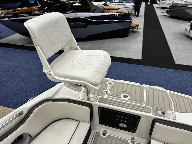 Slide: The Image of Crownline Boats E210 XS 2024 - 8
