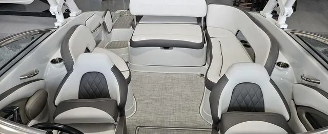 Slide: The Image of Crownline Boats Eclipse E255 2024 - 4