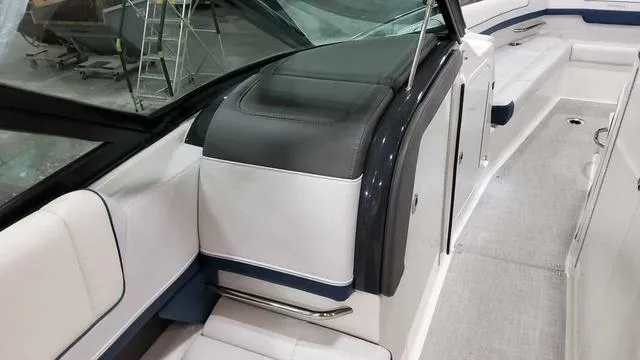 Slide: The Image of Formula 330 Crossover Bowrider 2025 - 17