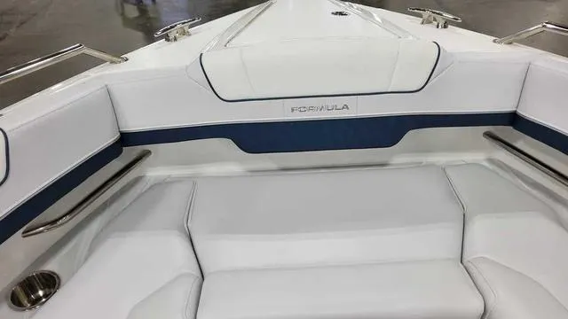 Slide: The Image of Formula 330 Crossover Bowrider 2025 - 18