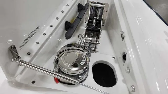 Slide: The Image of Formula 330 Crossover Bowrider 2025 - 19