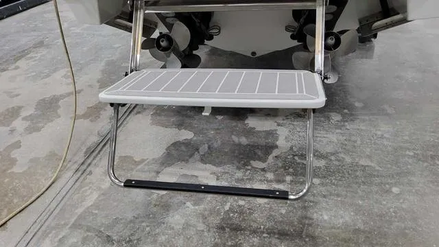 Slide: The Image of Formula 330 Crossover Bowrider 2025 - 22