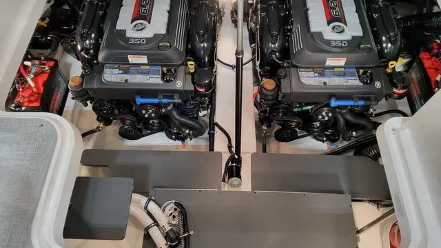 Slide: The Image of Formula 330 Crossover Bowrider 2025 - 24