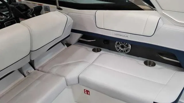 Slide: The Image of Formula 330 Crossover Bowrider 2025 - 6