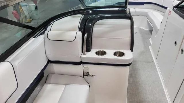 Slide: The Image of Formula 310 Bowrider 2025 - 15