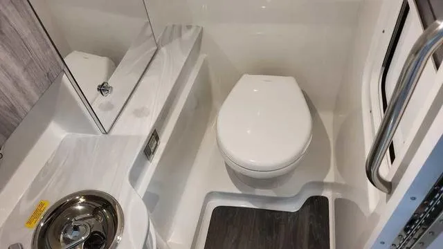 Slide: The Image of Formula 310 Bowrider 2025 - 16