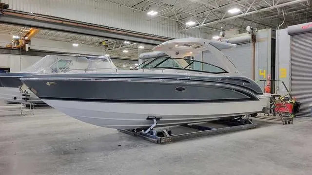 Slide: The Image of Formula 310 Bowrider 2025 - 2