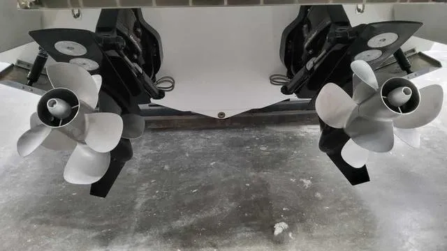 Slide: The Image of Formula 310 Bowrider 2025 - 24