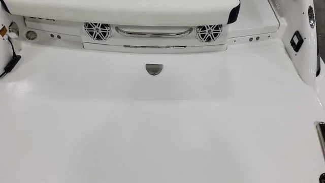 Slide: The Image of Formula 270 Bowrider 2025 - 15