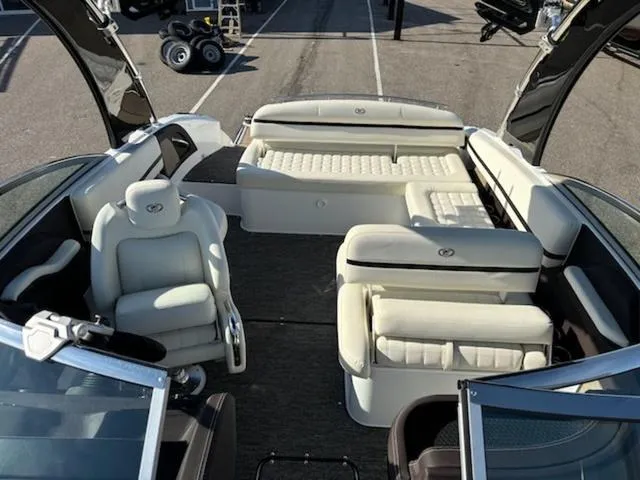 Slide: The Image of Cobalt R5 Surf 2021 - 14