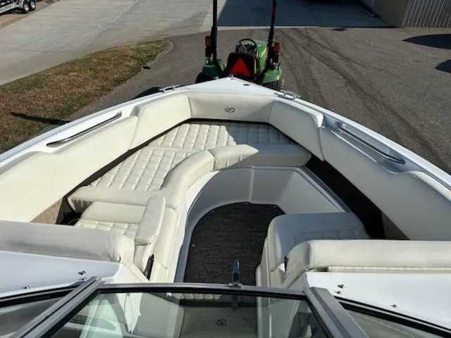 Slide: The Image of Cobalt R5 Surf 2021 - 18