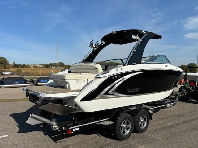 Slide: The Image of Cobalt R5 Surf 2021 - 3